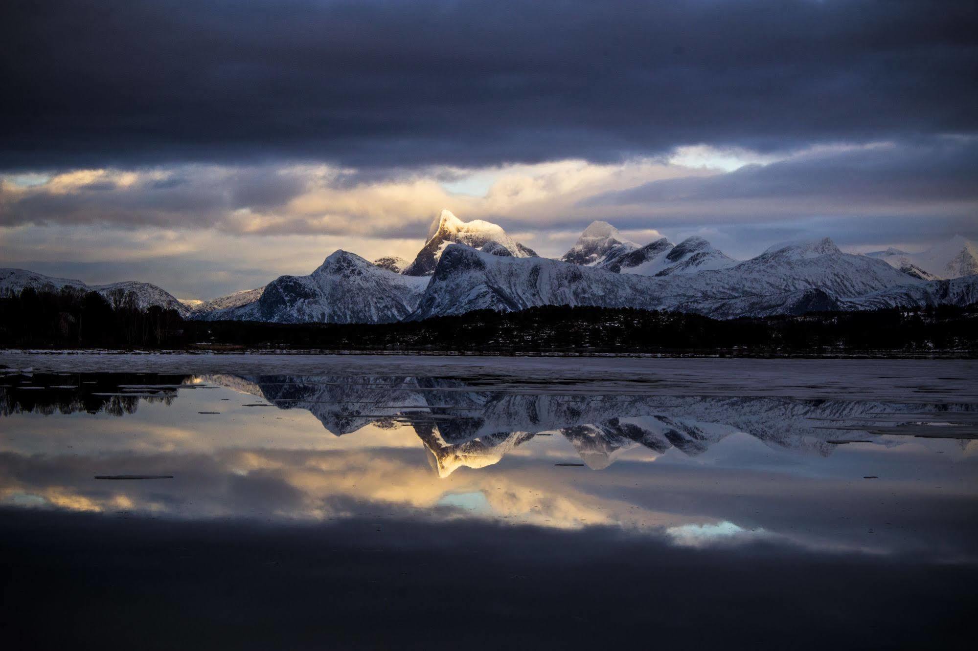 Tysfjord Hotel Storjord I Tysfjord Екстер'єр фото